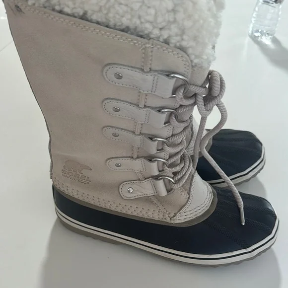 Sorel Winter Boots in Black and Cream - Picture 2 of 5